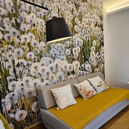 Apartment Yellow Flat By Grazrentals With Location & Free Parking