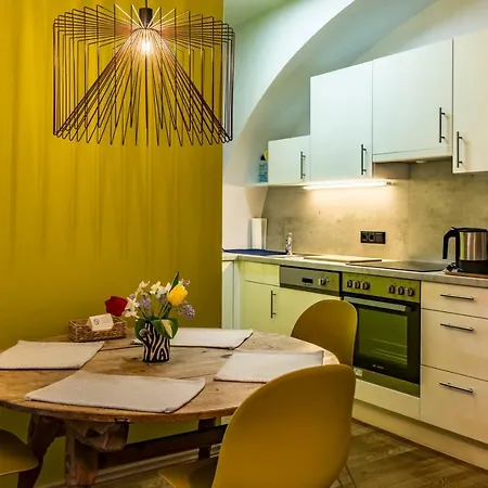 Yellow Flat By Grazrentals With Location & Free Parking * Graz