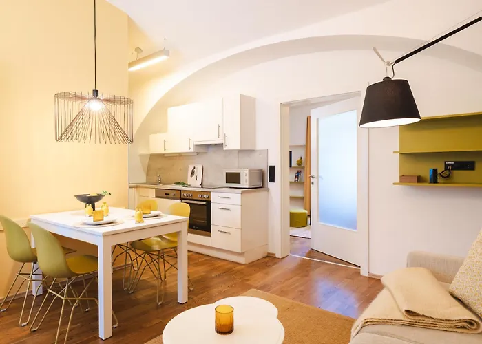 Yellow Flat By Grazrentals Vaulted Kitchen & Pet Friendly & Free Parking Διαμέρισμα Γκρατς